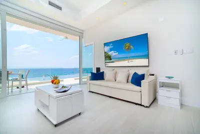 Image de Modern Oceanfront 1 Bdr Condo /w Pool + Diving