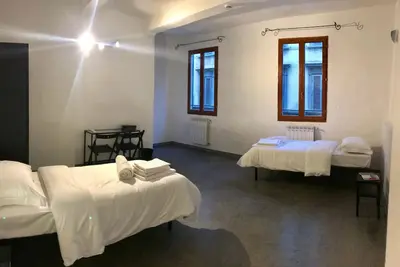 Image de Alfani first floor - Deux Chambres Appartement, Couchages 4