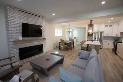 Image de Kannen Cove 5 Bedroom Lake Cottage