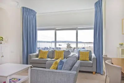 Image de Appartement-Salle de bain privée séparée-Vue mer
