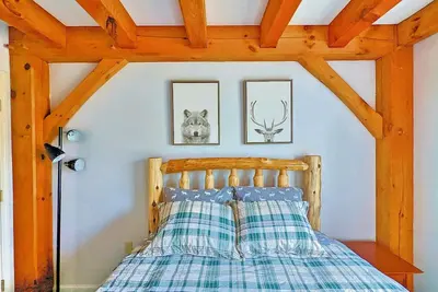 Image de Newly Renovated/Furnished Condo, just 3 min to Sunday River!