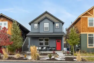 Image de Modern Luxury Base Camp with 3 King Beds 1 Mile to Downtown Bend, 5-Star Reviews