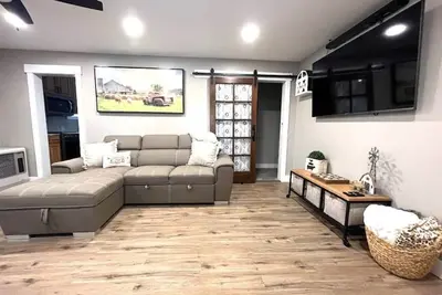 Image de Salmon Goldbug Cottage, hot tub sleeps 8