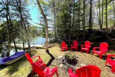 Image de \"Take It Easy\" cottage w/ Hot Tub & Finnish Sauna