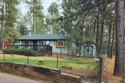 Image de Cabin in Strawberry Cool for Summer. Warm for Winter. Pine trees, Elk, and Relax