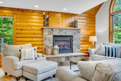 Image de Ursa Major House - Quiet family getaway, minutes from skiing, hiking, biking.