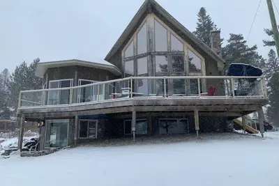 Image de Luxury Lakeview Dream Cottage with Hot Tub