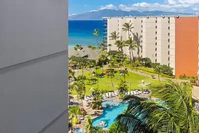Image de Top floor Hawaiian hideaway in iconic Kaanapali