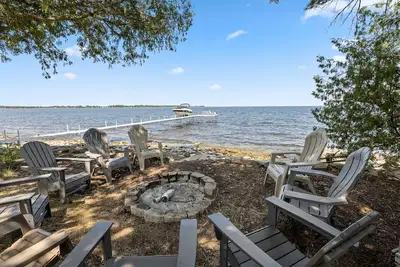 Image de Private Green Bay Waterfront - Heidaway Cottage