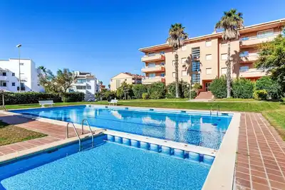 Image de Confortable appartement pour 4 personnes avec piscine, Wifi, climatisation, Tv, terrasse et parking