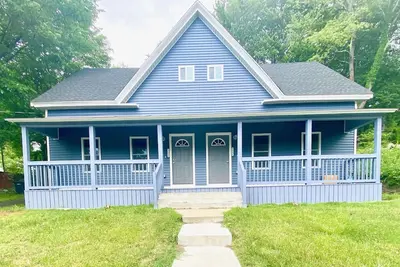 Image de 3 Bed / 1. 5 Bath Townhome