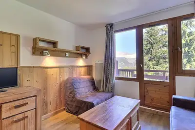 Charmant 2 Pièces à La Tania - Balcon, Skis aux Pieds, Idéal 4 Pers, Proche Commerces
