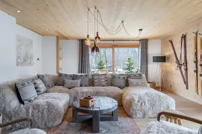 Image de Appartement neuf spacieux à Megève avec jardin privatif