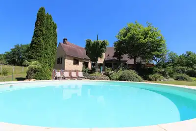 Image de Vaste maison lumineuse, Ac, piscine chauffée, immense jardin clos, proche Sarlat