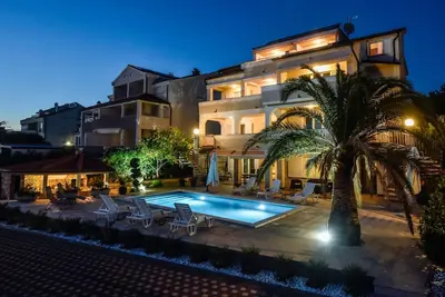 Image de Appartement de vacances Novalja pour 1 - 6 personnes avec 2 chambres à coucher - Maison de vacances