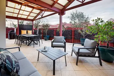 Image de Conveniently Located 250m (Approx) To The Exquisite Shores Of Geographe Bay