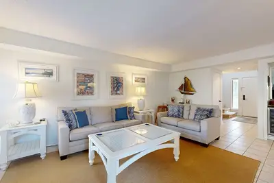 Image de Large Three Bedroom and Three Bathroom Villa Close to the Pool!