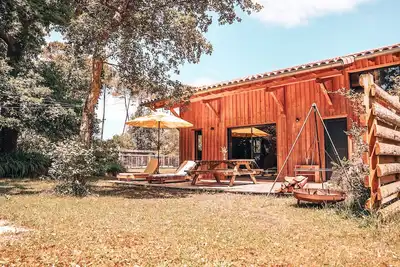 Image de Ocean Shelter l Wooden house on the edge of the forest and close to wild beaches