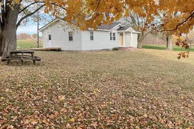 Image de Charming 3br-2ba country home-organic farm, ~5 min to 2 wedding barns! Sleeps 10