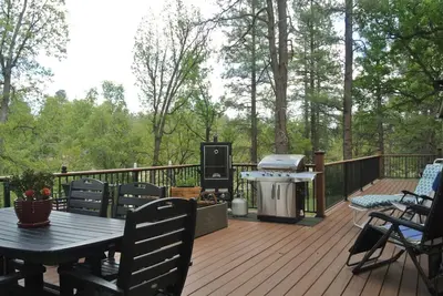Image de Mountain Meadows - 3 Bd 2 Ba home - Private Deck, Jacuzzi, Pets Welcome!