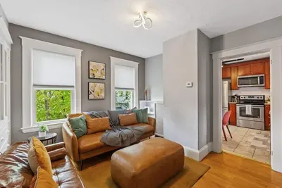 Image de Cozy house close to Brandeis, Bentley, Moody St