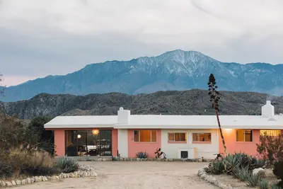 Image de The Mallow House Secluded Mid-Century Ranch with Desert Views near Joshua Tree