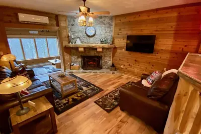 Image de Cozy Mountain Getaway w/Hot Tub at Seven Springs Resort