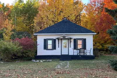 Image de Cozy Home located in downtown Big Bay