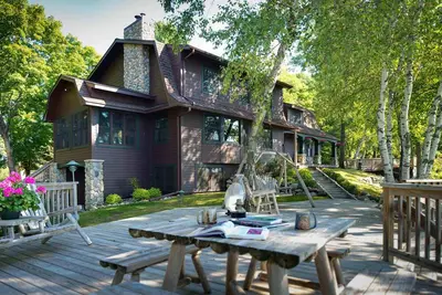 Image de Beautiful Lakeside Retreat