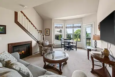 Image de Spacious Lakeside Condo at Tagalong Golf Resort with Indoor Pool and Hot Tub