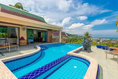 Villa de luxe avec chef privé, personnel complet, piscine, vue sur l'océan