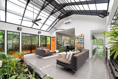 Image de Character home/outdoor pool-5 minutes to Southbank