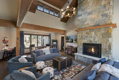 Image de New Lake Front Home Across from Purg - Hot Tub/Fire Pit/Ac/Arcade Game- Views