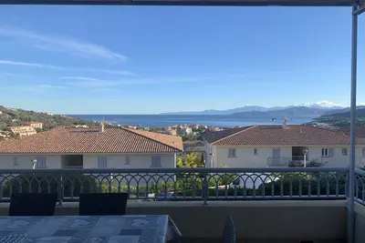 Image de T2 Clim 54m2, 17m2 terrasse très belle vue mer