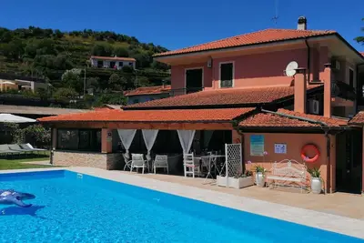 Image de Beautiful Apartment X 5 With Hot-Hub Pool About 2 Km From The Sea