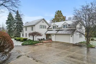 Image de Sleeps 18 w/Game Room, 9 min to Geneva Strip, 7 min to Harbor District/Wineries