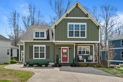 Image de “Family Traditions” Cottage - 4-bed lake retreat