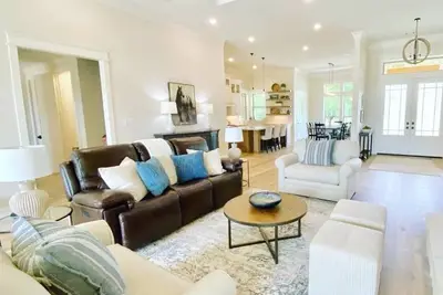 Image de Luxury Farmhouse with Pool - Perfect for Groups