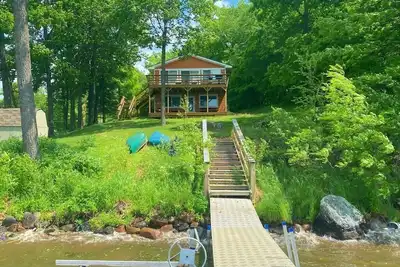 Image de Peaceful Lake Cabin • Beautiful winter views • Perfect for remote work