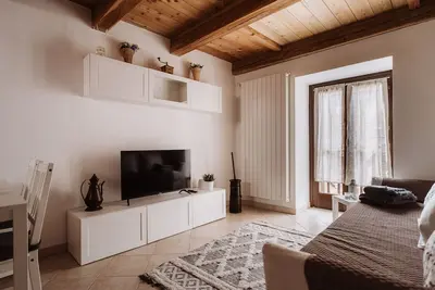 Image de Élégance et confort dans une maison alpine pour familles ou petits groupes