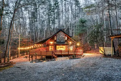 Image de Creekside Hideaway Spa | Hot Tub • Cedar Sauna