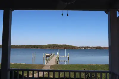 Image de Waterfront 3000 Sqft Home W/ Pier, Wrap Porch, Kayak, Paddle Board, Fire Pit
