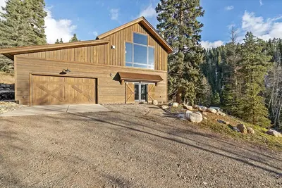 Image de Lake Side, Cozy Retreat, Fireplace!