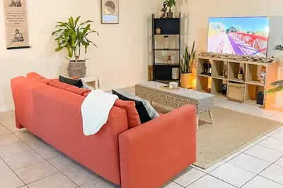 Image de Casa Boho steps from E11even, Space, Ftx, Bayside