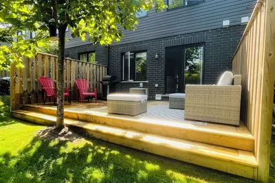 Image de Guelph best location! ! !