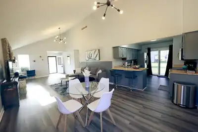 Image de 3br Suburban Getaway in Indy 7 min to Airport