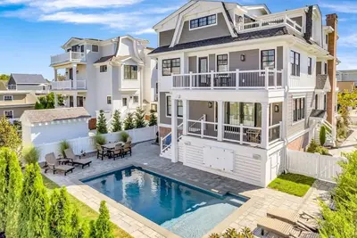 Image de Saltwater Vista: Luxury, Pool and Elevator