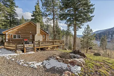 Image de Historic Log Cabin, Incredible Lake Views, Pet Friendly!