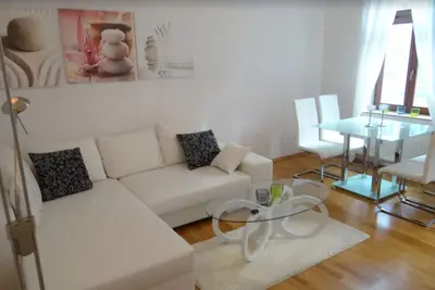 Image de Luppesuite - in a listed Wilhelminian style building near the city center