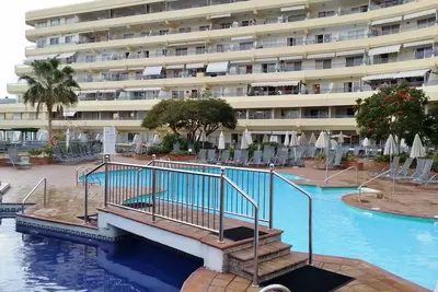 Image de 2 Bed Hotel Apt, Sleeps 4/6, Costa Adeje, 5 minutes walk to Beach, Shops & Bars